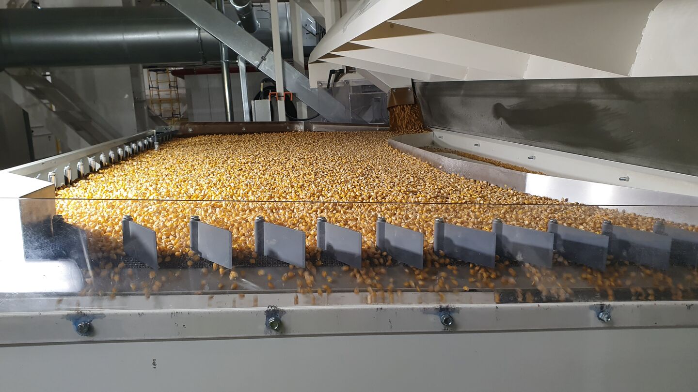 Gravity Separator Deck Stratification